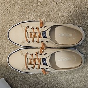 Sperry tennis shoes